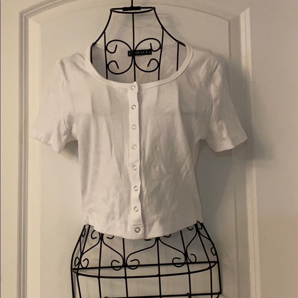 Simple White Top - Picture 2 of 2